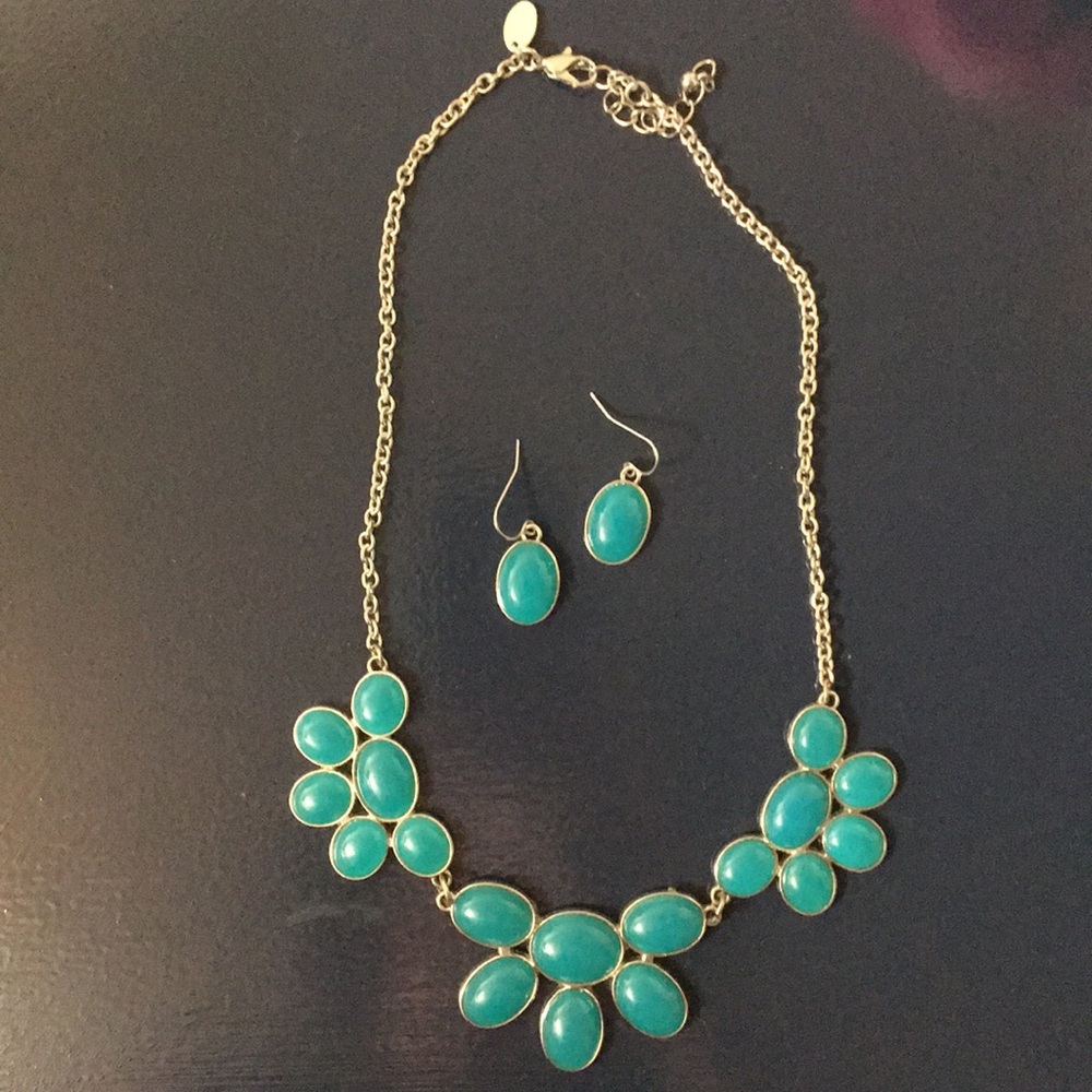 Teal Necklace with Matching Earrings